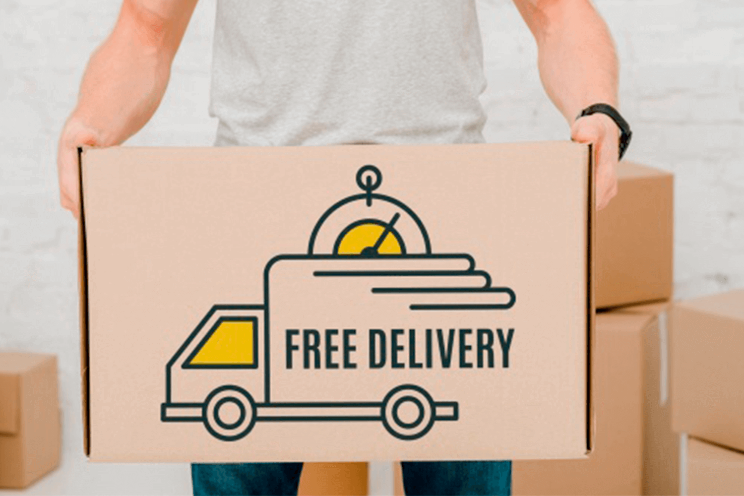 Идет доставка. Макет доставщика. Free delivery. Деливери мокап коробка. Логистика картинки.